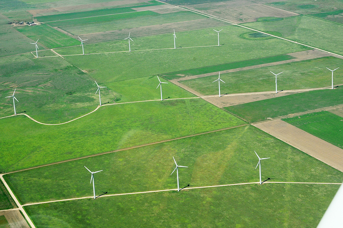 wind farm in Hutchinson county
